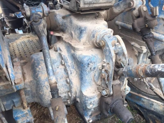 ขาย 335,000 บาท FORD 6610 เสื้อลาย เครื่องดี (แถม ใบมีหน้า. หาง 3 และ 7 ไทเฮงหลี) เกียร์ดี เอกสารเล่มทะเบียน  รถอยู่ จ.นครพนม โทร&amp;ไอดีไลน์ 0610710295