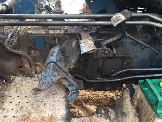 ขาย 335,000 บาท FORD 6610 เสื้อลาย เครื่องดี (แถม ใบมีหน้า. หาง 3 และ 7 ไทเฮงหลี) เกียร์ดี เอกสารเล่มทะเบียน  รถอยู่ จ.นครพนม โทร&amp;ไอดีไลน์ 0610710295