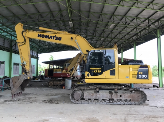 ขาย KOMATSU PC200-8MO รุ่นมีกล้องหลัง  5000ชั่วโมง แห้งๆทั้งคัน สวยๆเลยครับ สนใจติดต่อโดยตรง 081-4283210