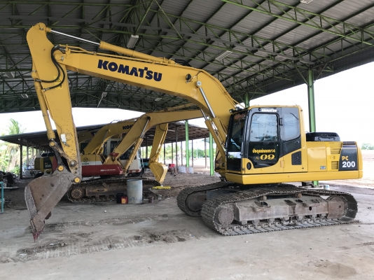 ขาย KOMATSU PC200-8MO รุ่นมีกล้องหลัง  5000ชั่วโมง แห้งๆทั้งคัน สวยๆเลยครับ สนใจติดต่อโดยตรง 081-4283210