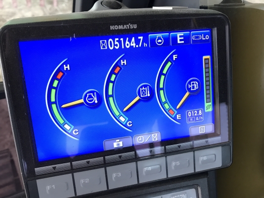 ขาย KOMATSU PC200-8MO รุ่นมีกล้องหลัง  5000ชั่วโมง แห้งๆทั้งคัน สวยๆเลยครับ สนใจติดต่อโดยตรง 081-4283210