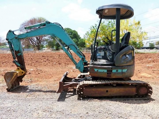 รุ่นใหม่ยอดนิยม KOBELCO SK30sr-3  ขนาดPC-30  รถเก่านอกแท้มีเอกสารใบอินวอย  เครื่องดีระบบไวมาก ช่วงล่างแน่น เครื่อง 3 สูบ   เครื่องยนต์ : 3TNV88-PYB-10466   ซีเรียล : PW11-30743   <#การันตีคุณภาพ>      ราคา   450,000  ต่อรองได้        เก็บงานลายละเอี