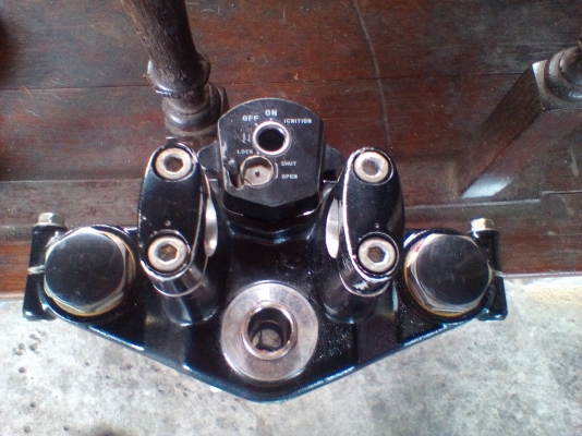 ชุดโช็คหน้า แท้ติดรถ ZOOMER X ชุดโช็คหน้า แท้ติดรถ ZOOMER X