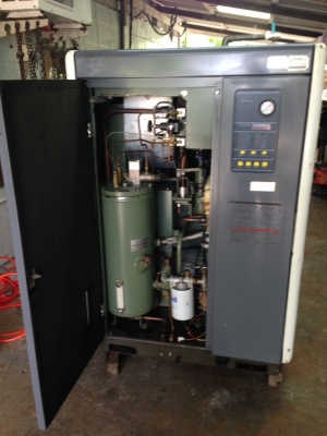 ปั๊มลมมือสองเก่าญี่ปุ่น15แรงมีเครื่องทำลมแห้งในตัว