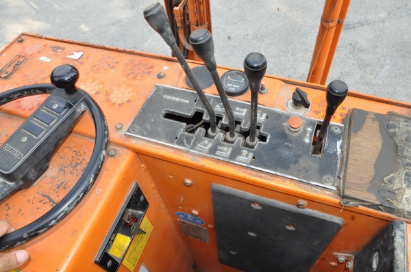 ขายFORKLIFT TOTOTA ไฟฟ้ารุ่นFBR10(1ตัน) สวยเดิมจากญี่ปุ่น ยังไม่เคยใช้ในไทย 58,000เท่านั้น!!