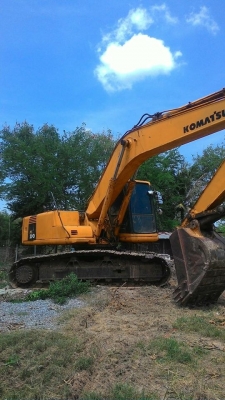 ขายรถขุดแบ็คโค KOMATSU PC200-6 ไฟฟ้าเต็ม เอกสารใบอินวอยซ์ ช่วงล่างดีพร้อมใช้งาน