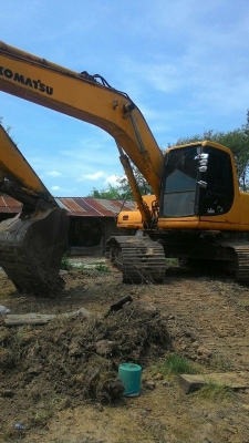 ขายรถขุดแบ็คโค KOMATSU PC200-6 ไฟฟ้าเต็ม เอกสารใบอินวอยซ์ ช่วงล่างดีพร้อมใช้งาน