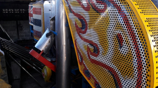 รถเกี่ยวข้าวไอ้หนุ่มไวไฟ