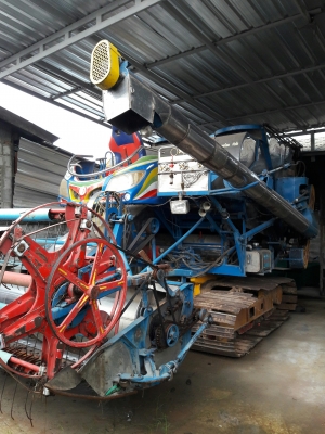 รถเกี่ยวข้าวไอ้หนุ่มไวไฟ