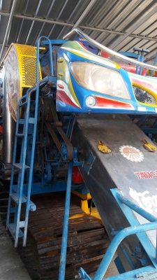 รถเกี่ยวข้าวไอ้หนุ่มไวไฟ