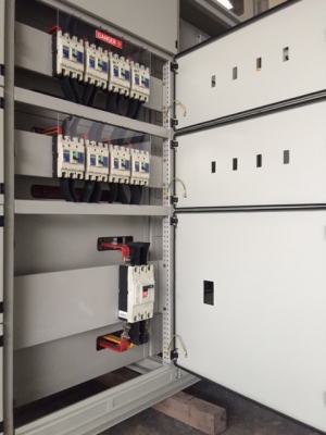 ขายตู้ MDB Main air circuit breaker Mitsubishi 1600A AE1600-SS breaker ย่อยของ Mitsubishi 26 ตัว พร้อม Capbank Merlin gerin 6 step Pipat 098-2641749 ขายตู้ MDB Main air circuit breaker Mitsubishi 1600A AE1600-SS breaker ย่อยของ Mitsubishi 26 ตัว พร้อม Capbank Merlin gerin 6 step Pipat 098-2641749