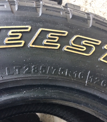 ขายยาง Mud 285/75/16 สวยๆ