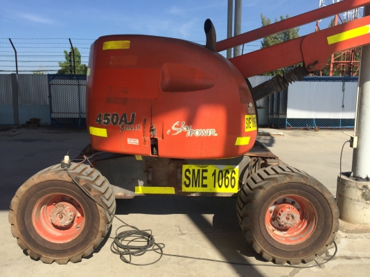 ขายรถกระเช้าJLGรุ่น450AJS2 รถนอกนำเข้าไม่เคยใช้งานในไทย ขึ้นสูง13.70เมตร เครื่องดีเซล3สูบ สภาพดีพร้อมใช้งาน มีให้เลือกหลายคันหลายขนาดLine:Jiraroj2909