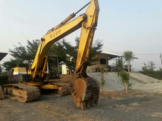 ขายรถแบคโค PC200-5 คอลโทลยาว ไฟฟ้าครบ แอร์เย็น เอกสารใบอินวอย รถสวยสภาพพร้อมใช้งาน ราคา600,000 สนใจโทร 090-8588220คุณนะ 093-3258446คุณบิว เว็บไซต์ส่วนตัว www.narong2truck.com www.truck.in.th/498 ID: narong498 ID: 09332584461 เพจ Facebook ณรงค์ ซื้อขายรถมื