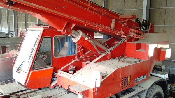 25ตัน TR250M-4 ปี1990 2,300ชม. สภาพสวยจัดๆ รถอยู่ญี่ปุ่น สนใจสั่งนำเข้าโทรได้เลยครับ 25ตัน TR250M-4 ปี1990 2,300ชม. สภาพสวยจัดๆ รถอยู่ญี่ปุ่น สนใจสั่งนำเข้าโทรได้เลยครับ