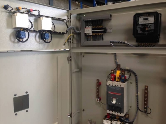 ขายตู้ Mdb Main breaker Abb 400A,250A,100A สภาพดี Pipat 098-2641749