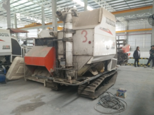 ขายรถเกี่ยวนวดข้าว DC-95GM ตามสภาพรถใช้งานได้ เครื่องดี ช่วงล่างดี