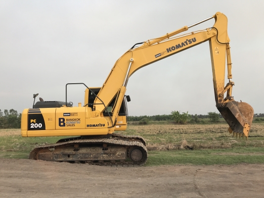 ขาย KOMATSU PC200-8MO 5500ชั่วโมง แห้งๆทั้งคัน สวยๆเลยครับ สนใจติดต่อโดยตรง 081-4283210