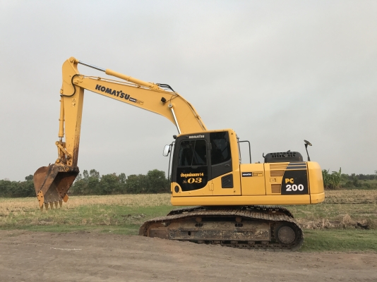 ขาย KOMATSU PC200-8MO 5500ชั่วโมง แห้งๆทั้งคัน สวยๆเลยครับ สนใจติดต่อโดยตรง 081-4283210