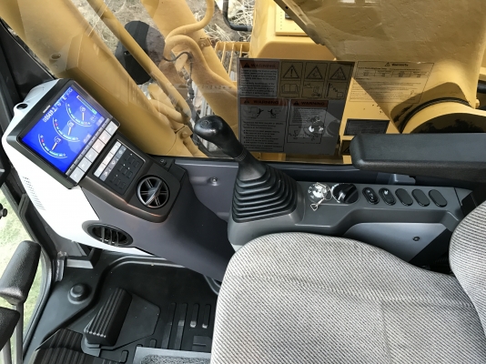 ขาย KOMATSU PC200-8MO 5500ชั่วโมง แห้งๆทั้งคัน สวยๆเลยครับ สนใจติดต่อโดยตรง 081-4283210