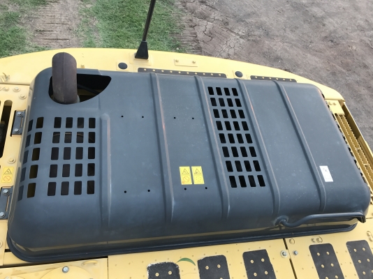 ขาย KOMATSU PC200-8MO 5500ชั่วโมง แห้งๆทั้งคัน สวยๆเลยครับ สนใจติดต่อโดยตรง 081-4283210