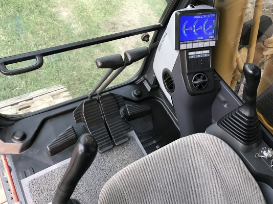 ขาย KOMATSU PC200-8MO 5500ชั่วโมง แห้งๆทั้งคัน สวยๆเลยครับ สนใจติดต่อโดยตรง 081-4283210