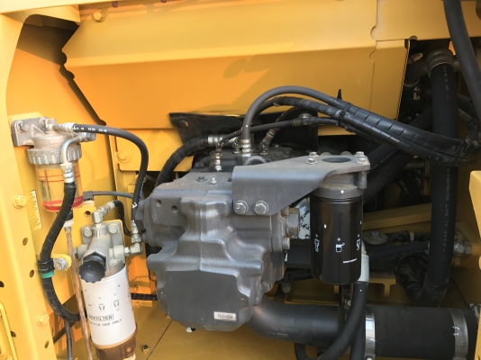 ขาย KOMATSU PC200-8MO 5500ชั่วโมง แห้งๆทั้งคัน สวยๆเลยครับ สนใจติดต่อโดยตรง 081-4283210