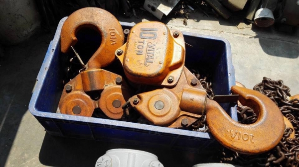 ** SOLD ** รอกโซ่สาวญี่ปุ่น VITAL 1.5 t - 10 t ของลงตู้สวยๆคัดมาพร้อมใช้