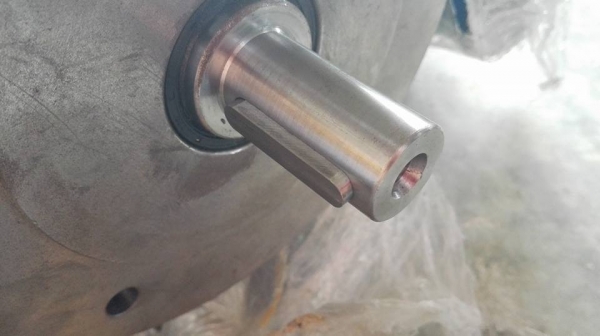 มอเตอร์เกียร์หน้าแปลนอิตาลี่ BONFIGLIOLI 4 HP ทด 1:8 ความเร็วรอบ 368 RPM 380V ของใหม่ 100\%