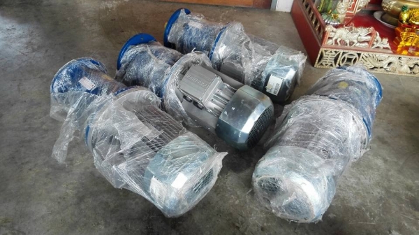 มอเตอร์เกียร์หน้าแปลนอิตาลี่ BONFIGLIOLI 4 HP ทด 1:8 ความเร็วรอบ 368 RPM 380V ของใหม่ 100\%