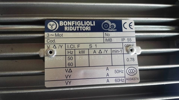 มอเตอร์เกียร์หน้าแปลนอิตาลี่ BONFIGLIOLI 4 HP ทด 1:8 ความเร็วรอบ 368 RPM 380V ของใหม่ 100\%