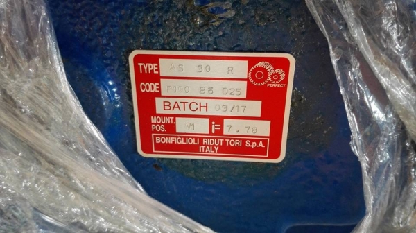 มอเตอร์เกียร์หน้าแปลนอิตาลี่ BONFIGLIOLI 4 HP ทด 1:8 ความเร็วรอบ 368 RPM 380V ของใหม่ 100\%