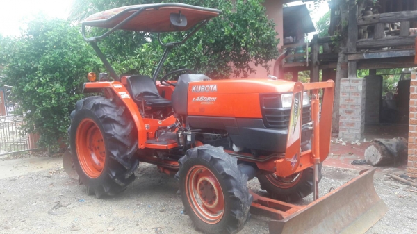 ขายรถไถ Kubota L4508 Di สภาพดีสวยๆๆพร้อมใช้ครับ รุ่นนี้ถือว่าคุ้มมากกับราคานี้ครับ มีอุปกรณ์พร้อม3 ชิ้นมี ใบมีดดันดิน ผานพรวนและโรตารี่มาให้ครบครับ ใครมองหาคูโบต้า 45Di รับรองไม่เสียใจครับกับราคานี้ ขายรถไถ Kubota L4508 Di สภาพดีสวยๆๆพร้อมใช้ครับ รุ่นนี้ถือว่าคุ้มมากกับราคานี้ครับ มีอุปกรณ์พร้อม3 ชิ้นมี ใบมีดดันดิน ผานพรวนและโรตารี่มาให้ครบครับ ใครมองหาคูโบต้า 45Di รับรองไม่เสียใจครับกับราคานี้