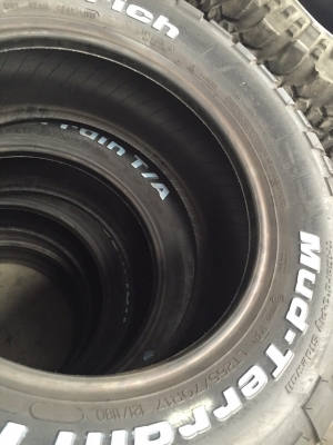 BF Goodrich Mud-Terrain KM2 ขนาด 265 70 ขอบ17