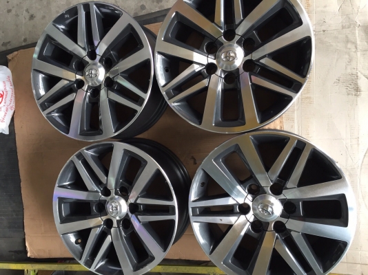 แม็ก TOYOTA FORTUNER ขอบ18 4วง แม็ก TOYOTA FORTUNER ขอบ18 4วง