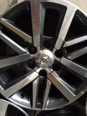 แม็ก TOYOTA FORTUNER ขอบ18 4วง แม็ก TOYOTA FORTUNER ขอบ18 4วง