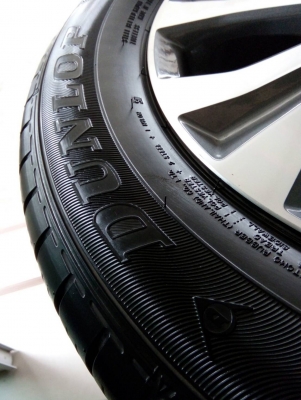 ล้อแม็กฟรีด ขอบ15 4รู100 พร้อมยางดันล็อป EC300+ 185/65R15 ปี15 ล้อแม็กฟรีด ขอบ15 4รู100 พร้อมยางดันล็อป EC300+ 185/65R15 ปี15