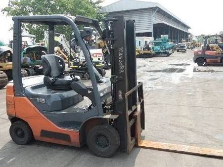 ขายด่วนรถยก TOYOTA 8FG15ยก1.5ตันเสาสูง3เมตรยางตันใหม่4เส้นรถนอกนำเข้ายังไม่เคยใช้งานในเมืองไทยเลย