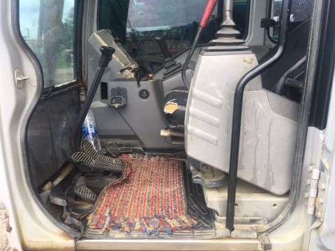 ขายKobelco sk200m6Yn10ซุปเปอร์สภาพพร้อมใช้ ติดต่อคุณอ๊อฟพิจิตร086-737-9991