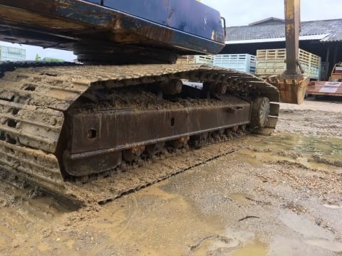 ขายKomatsu Pc200-5ซี่เรียลสูงตัวเดินจีบสภาพสวยพร้อมใช้ติดต่อคุณอ๊อฟ พิจิตร 086-737-9991