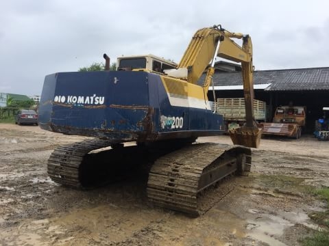 ขายKomatsu Pc200-5ซี่เรียลสูงตัวเดินจีบสภาพสวยพร้อมใช้ติดต่อคุณอ๊อฟ พิจิตร 086-737-9991