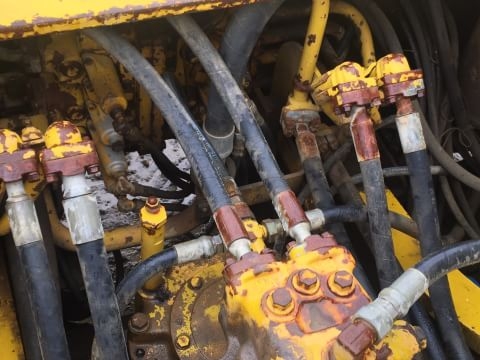 ขายKomatsu Pc200-5ซี่เรียลสูงตัวเดินจีบสภาพสวยพร้อมใช้ติดต่อคุณอ๊อฟ พิจิตร 086-737-9991