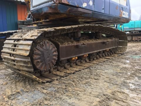 ขายKomatsu Pc200-5ซี่เรียลสูงตัวเดินจีบสภาพสวยพร้อมใช้ติดต่อคุณอ๊อฟ พิจิตร 086-737-9991
