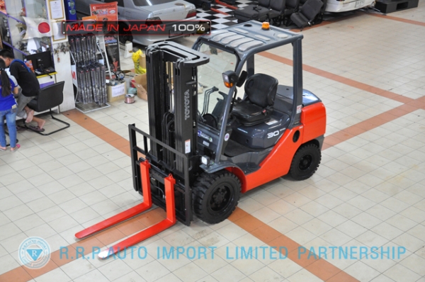 ขายรถโฟล์คลิฟท์มือสอง TOYOTA รุ่น 8FD30-11295 นำเข้าจากประเทศญี่ปุ่น 100\% ไม่เคยใช้งานในไทย