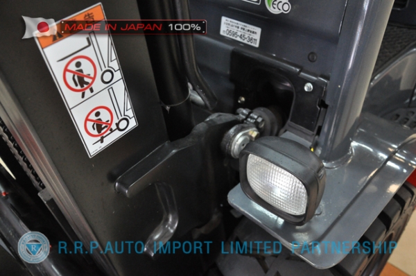 ขายรถโฟล์คลิฟท์มือสอง TOYOTA รุ่น 8FD30-11295 นำเข้าจากประเทศญี่ปุ่น 100\% ไม่เคยใช้งานในไทย