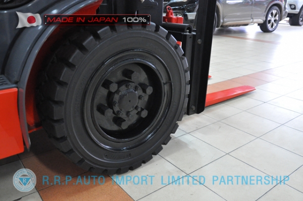 ขายรถโฟล์คลิฟท์มือสอง TOYOTA รุ่น 8FD30-11295 นำเข้าจากประเทศญี่ปุ่น 100\% ไม่เคยใช้งานในไทย