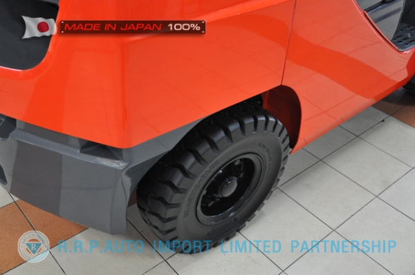 ขายรถโฟล์คลิฟท์มือสอง TOYOTA รุ่น 8FD30-11295 นำเข้าจากประเทศญี่ปุ่น 100\% ไม่เคยใช้งานในไทย