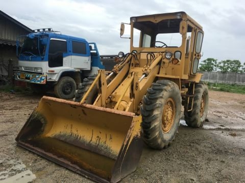 ขายรถตักCat910เก๋งแอร์ เครื่อง45vสภาพสวยพร้อมใช้ ติดต่อคุณ อ๊อฟ พิจิตร 086-737-9991