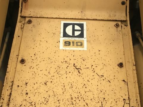 ขายรถตักCat910เก๋งแอร์ เครื่อง45vสภาพสวยพร้อมใช้ ติดต่อคุณ อ๊อฟ พิจิตร 086-737-9991