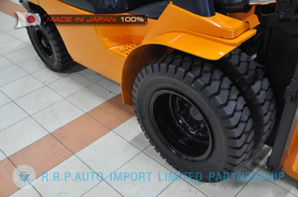 ขายรถโฟล์คลิฟท์มือสอง TOYOTA รุ่น TOYOTA รุ่น 7FD30-18007 นำเข้าจากประเทศญี่ปุ่น 100\% ไม่เคยใช้งานในไทย